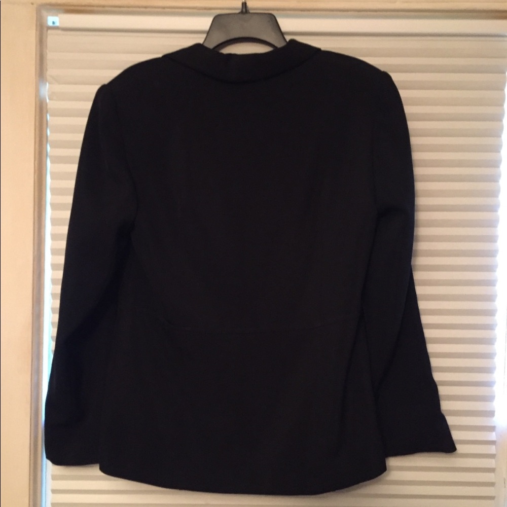 Blazer - Picture 3 of 5